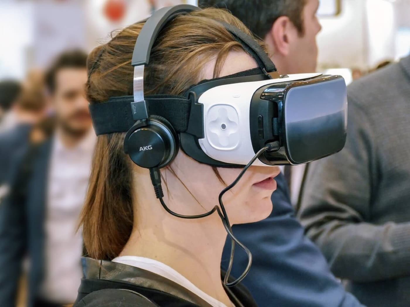 Taking a Virtual Tour of Houses